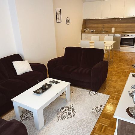 Apartment Troi Pristina Exterior foto